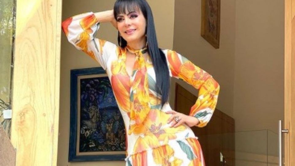 El vestido perfecto para dejar las piernas al descubierto es de Maribel Guardia. (Foto: @maribelguardia)