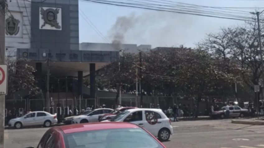 Reportan incendio en Hospital de Alta Especialidad de Veracruz, desalojan a 700 personas