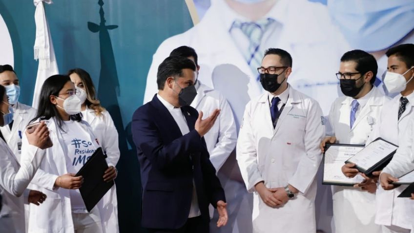 Busca el IMSS a 749 médicos extranjeros para trabajar en México