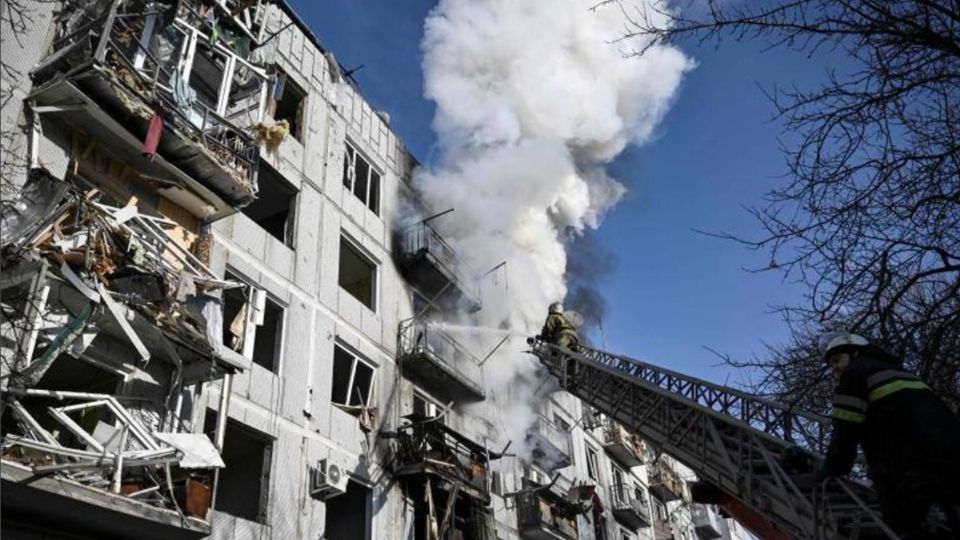 Afectaciones tras los primeros bombardeos en Ucrania. FOTO: AFP