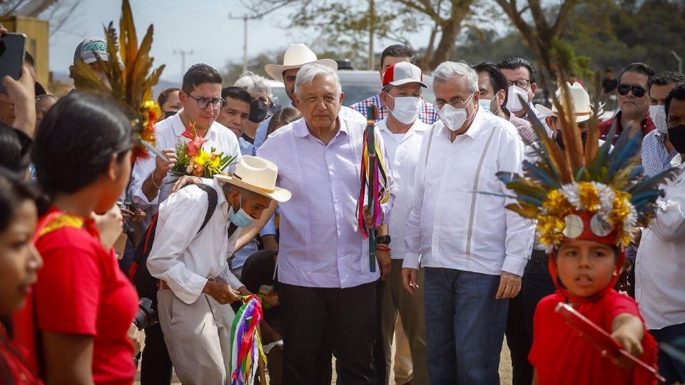 El presidente acudió a la visita junto con el gobernador