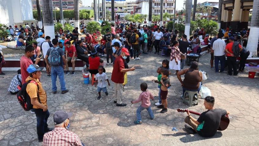 Migrantes acampan en el centro de Tapachula