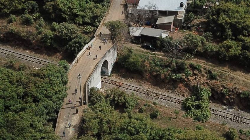 Maestros de la CNTE se enfrentan contra Policía Michoacán y Guardia Nacional por tercera ocasión