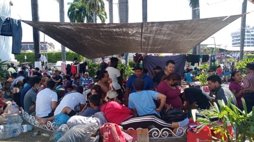 Abandonan a 500 migrantes en un campamento improvisado de Tapachula