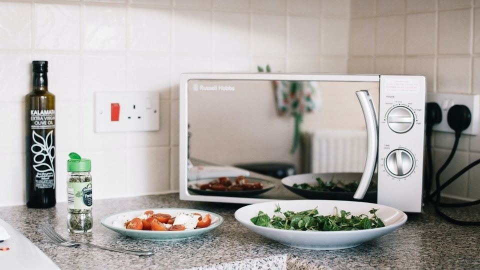 Estos alimentos no deben meterse al micro ya que no reaccionan bien a las ondas. Foto: Especial