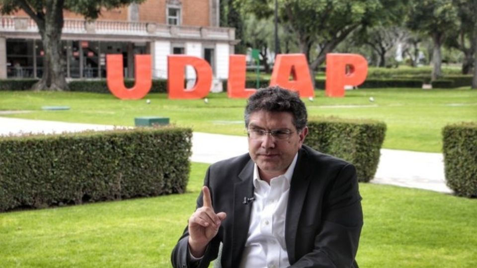 Armando Ríos Piter presentó su renuncia de la UDLAP