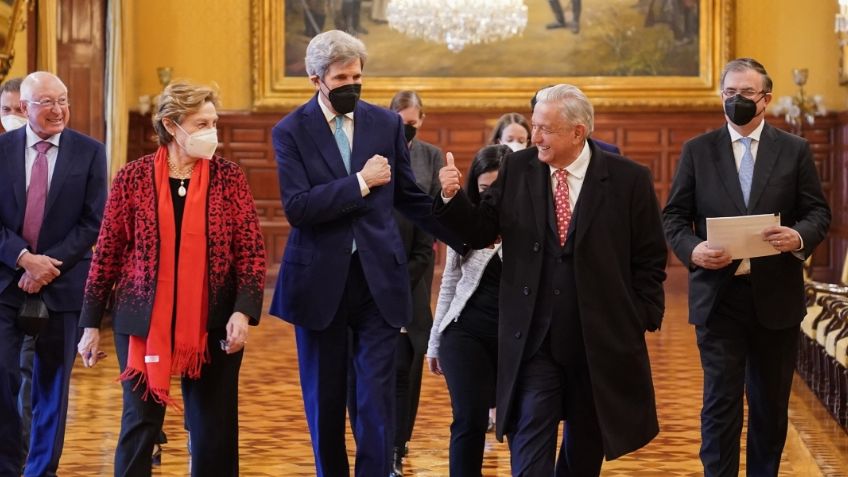 "Hablamos con franqueza y respeto": AMLO celebra reunión con John Kerry en Palacio Nacional