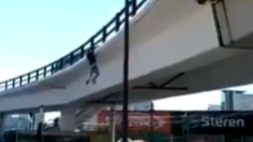 CDMX: Así fue el MOMENTO exacto en el que un hombre cae de un puente en la alcaldía Cuajimalpa | VIDEO