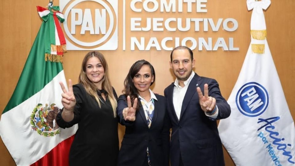 También se abanderó a los candidatos de Aguascalientes, Durango, Hidalgo, Oaxaca, y Tamaulipas.