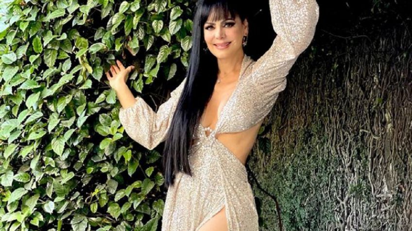 Maribel Guardia impacta con ajustado vestido blanco junto a la madre de Lucero | FOTO