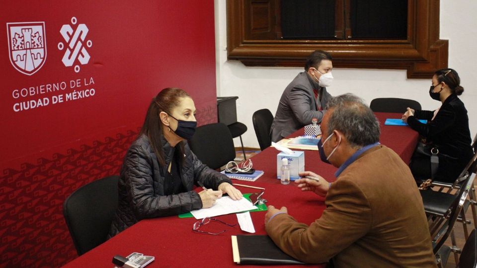 La mandataria comenzó a atender a los ciudadanos alrededor de las 6:00 horas