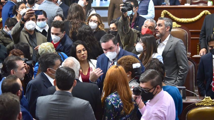 PRI, PAN, y PRD acusan a Héctor Díaz Polanco de resetear el tablero de asistencia en el Congreso de CDMX 