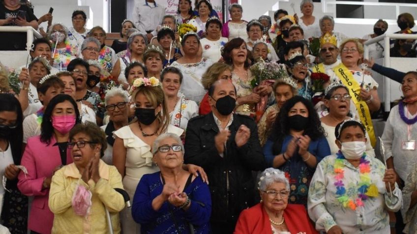 Iztacalco corona a abuelitas como reinas de la primavera