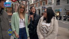 Rosalía sale a las calles disfrazada de reportera y se lleva tremenda sorpresa | VIDEO