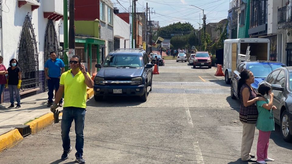 Las personas abandonaron sus hogares para resguardarse tras el sismo. FOTO: El Heraldo de México