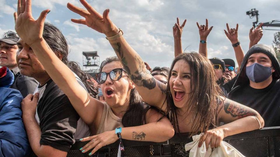 Los asistentes disfrutan de la música a un año de que el festival fuera cancelado