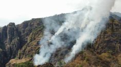 Vuelve a arder el cerro del Tepozteco; ya se encuentra controlado el 70 por ciento del incendio