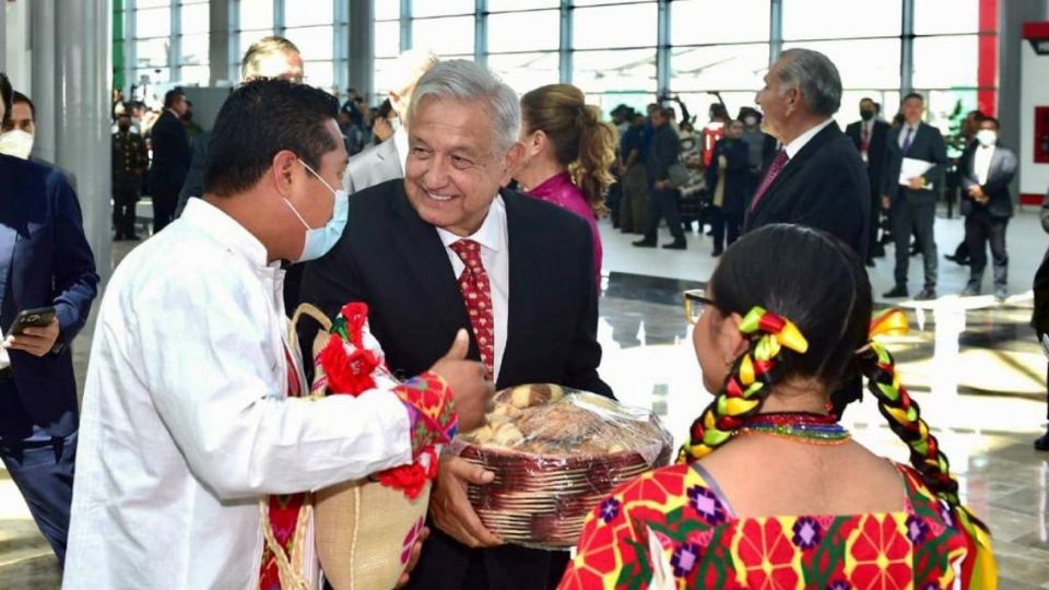 AMLO durante la inauguración del AIFA.