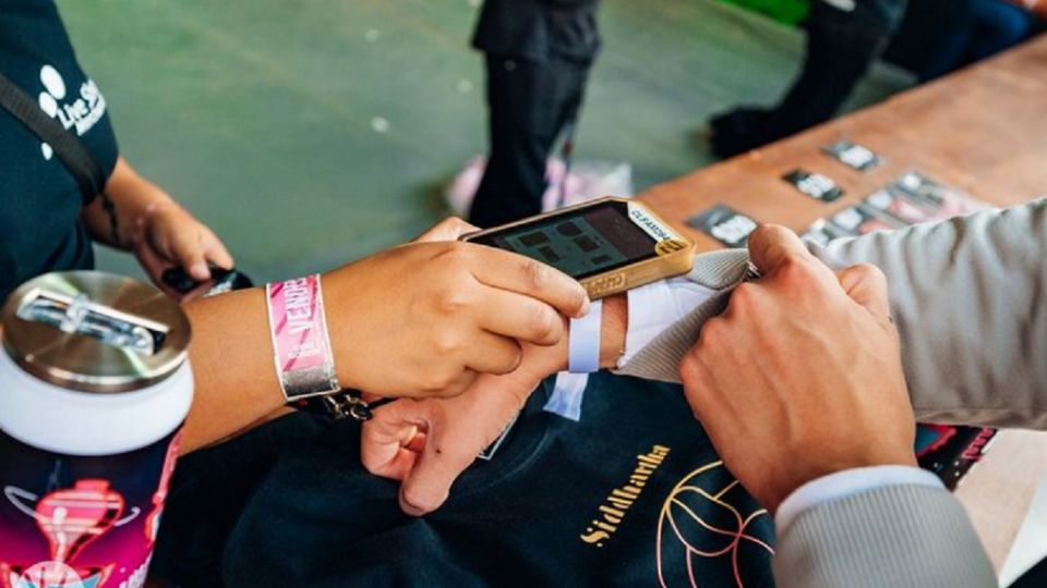 El sistema cashless en los festivales evita el uso de dinero en efectivo