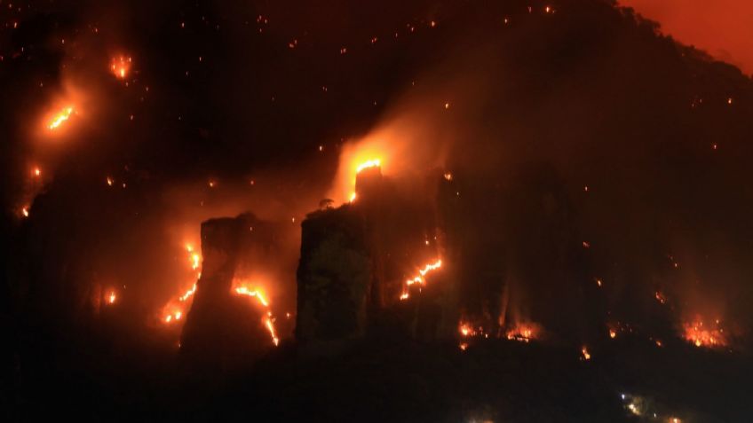 7 preocupantes fotos del incendio en Tepoztlán, provocado por una persona "drogada"