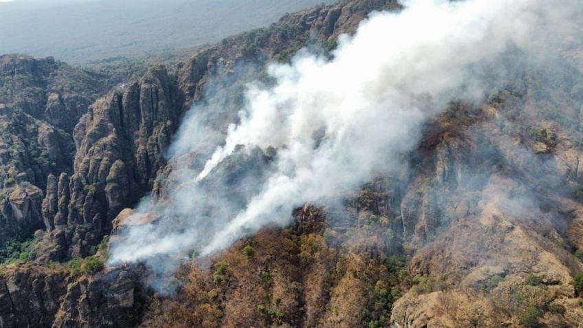 Reportan control del 60% en incendio de Tepoztlán