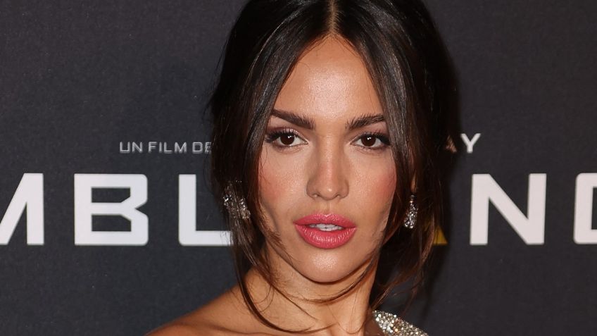 Eiza González deslumbra con su belleza en ajustado vestido de noche