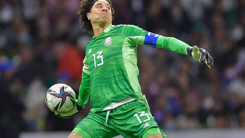 Lluvia de memes contra Memo Ochoa, el primer portero mexicano en recibir mil goles