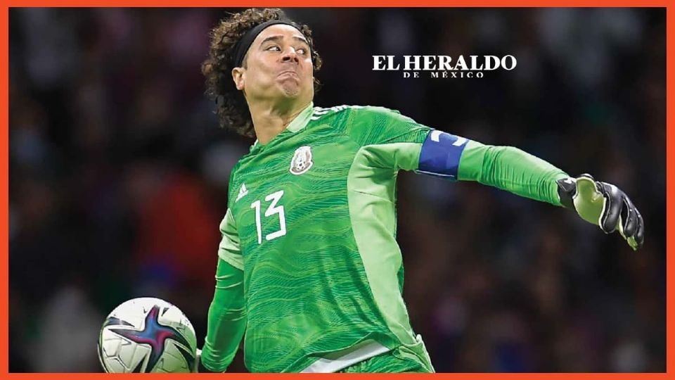 Guillermo Ochoa atajó todo lo que Estados Unidos le lanzó y mantuvo el empate a cero (Arte: Nicole Flores)