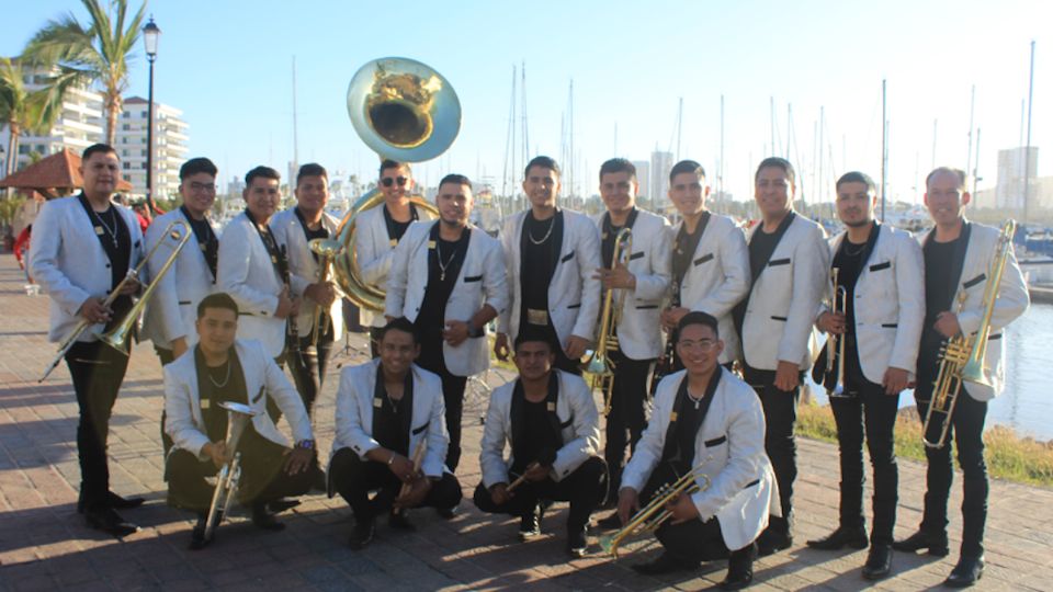 Los integrantes de la Banda Lirio, originarios de Guanajuato, se muestran felices con la nueva etapa de su carrera