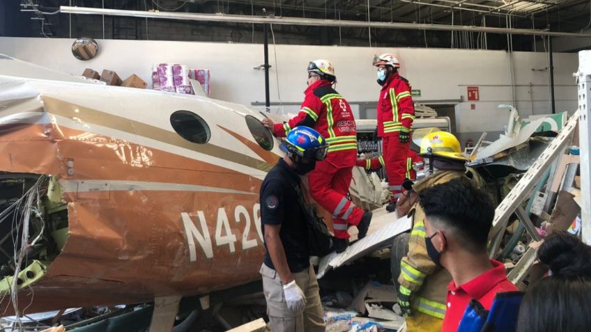 Tragedia en un supermercado de Temixco; las tres personas que iban en la avioneta fallecieron