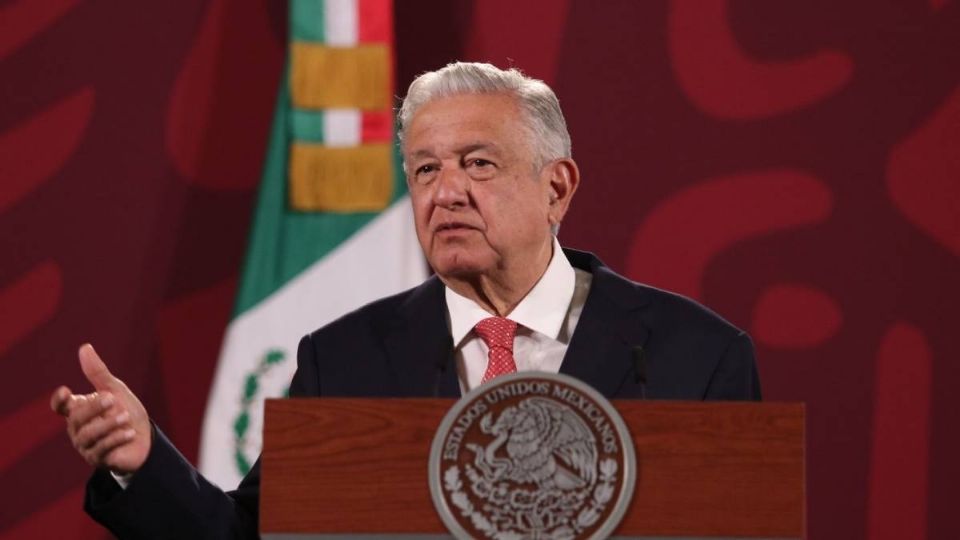 AMLO ser reúne esta mañana con los gobernadores de Nuevo León y Jalisco.