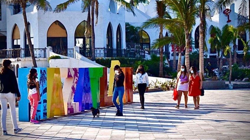 Gentrificación en Mazatlán: empresarios buscan prohibir música de banda sinaloense en playas tras quejas de turistas