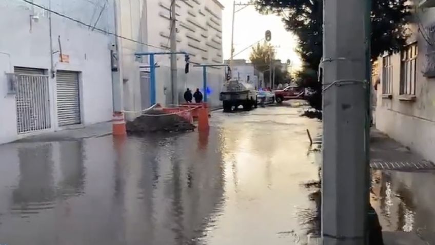 Mega fuga de agua en Misterios causa caos en la alcaldía Gustavo A. Madero | VIDEO