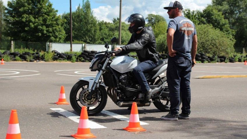 Aprende a "rodar" en motocicleta con este taller de la Semovi