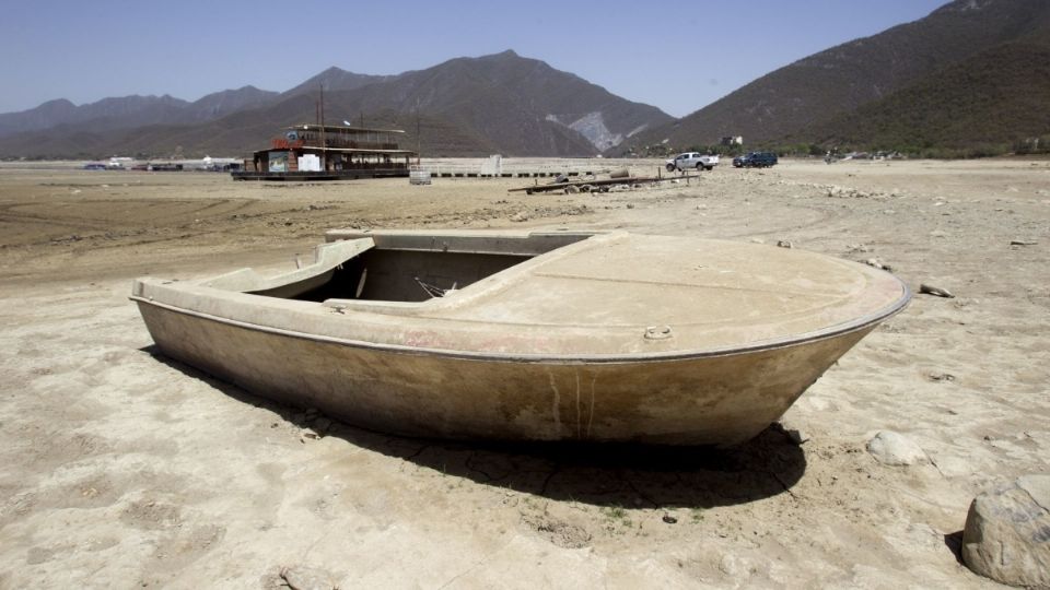 Barcos y paseo en bote recreativo en la Presa de la Boca es afectado por los bajos niveles de agua en la Presa de la Boca.