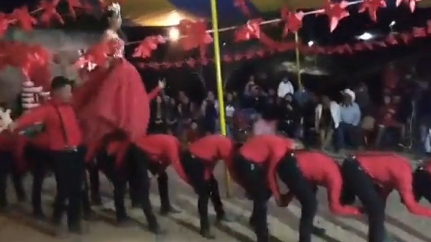 "Era de chambelanes, no de tapetes"; se viraliza momento en que quinceañera camina sobre sus bailarines | VIDEO