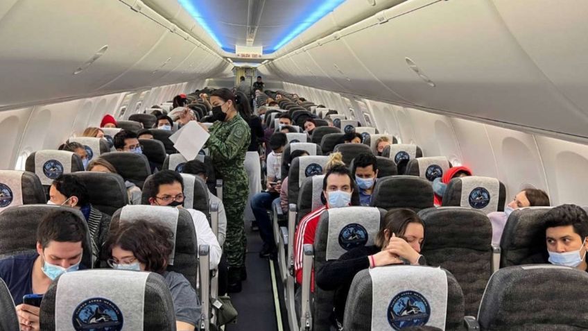 Llega a la CDMX el avión con los mexicanos rescatados de Ucrania VIDEO