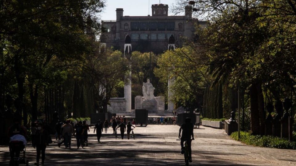 Imagen de la entrada al Bosque de Chapultepec.