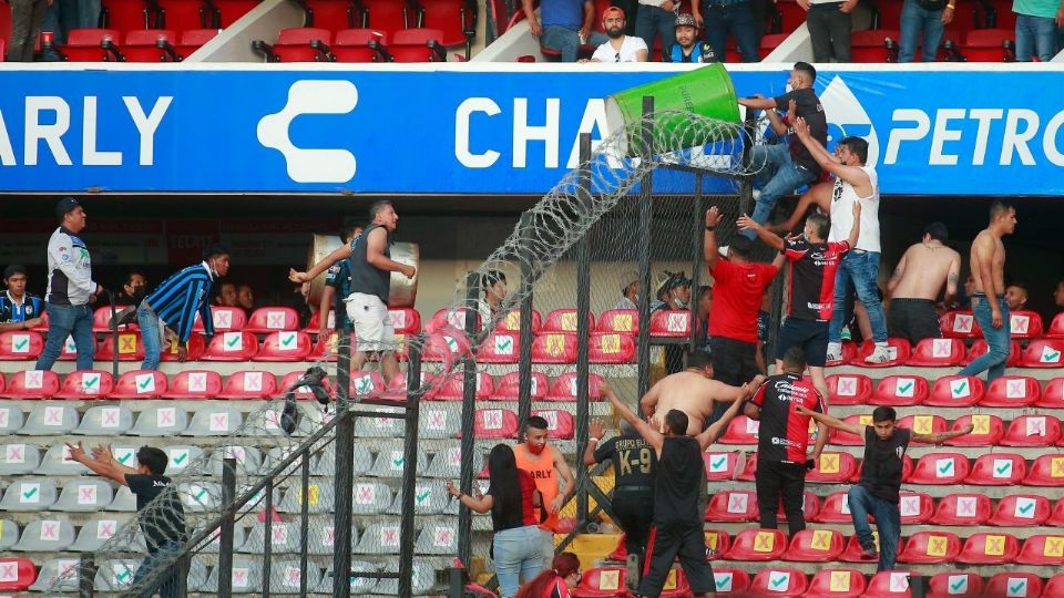 Aficionados del Atlas acudieron al Estadio Jalisco para pedir justicia por lo sucedido en Querétaro