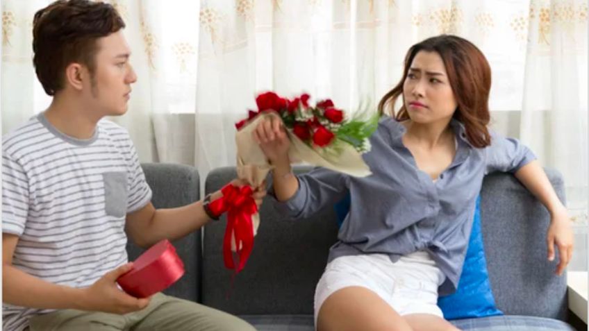 ¿Regalar ropa es de mala suerte? 4 cosas que nunca debes darle a tu pareja