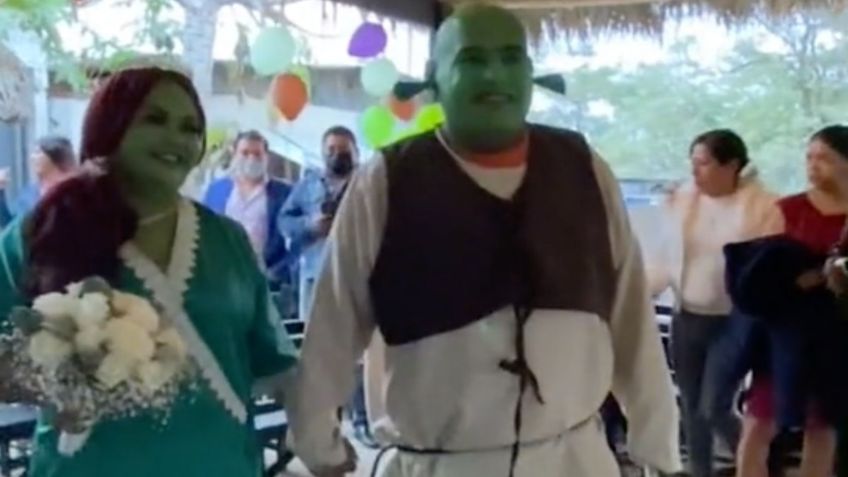 "La boda perfecta no exis...": Novios se casan con temática de Shrek y se viralizan en TikTok | VIDEO