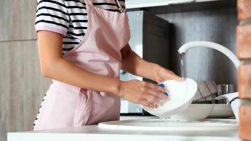 Mujeres de Nuevo León trabajan el doble y sin recibir sueldo, revela encuesta