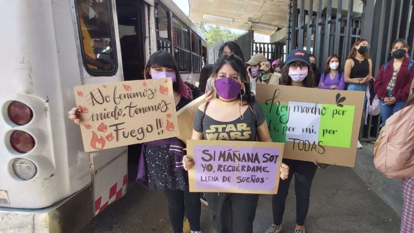 Contingente de la FES Acatlán se unieron a la marcha del 8M