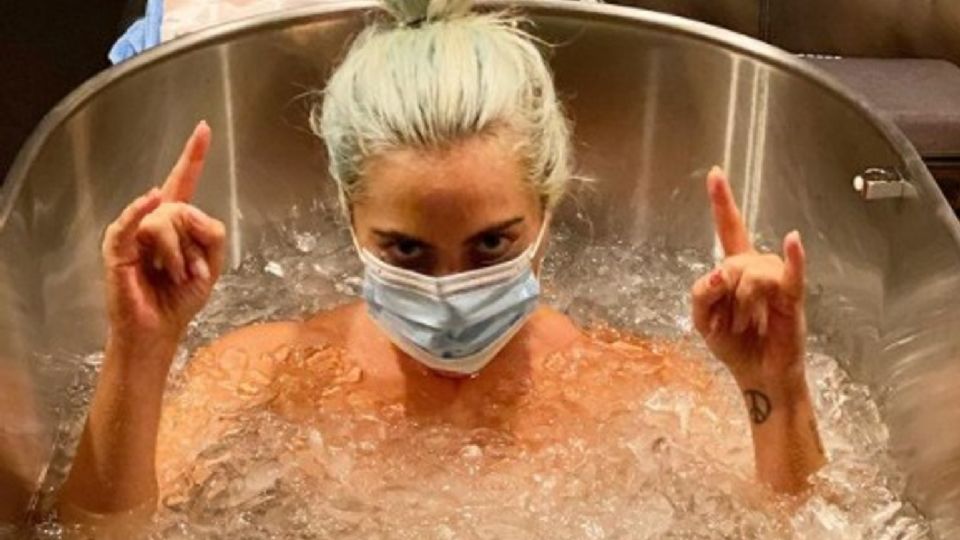 Celebridades como Lady Gaga aman los baños con hielo, ¿conoces los beneficios?