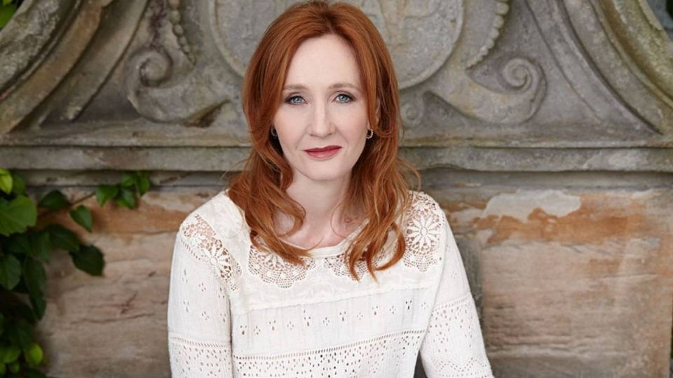 J. K. Rowling vuelve a manifestarse en contra de las personas trans