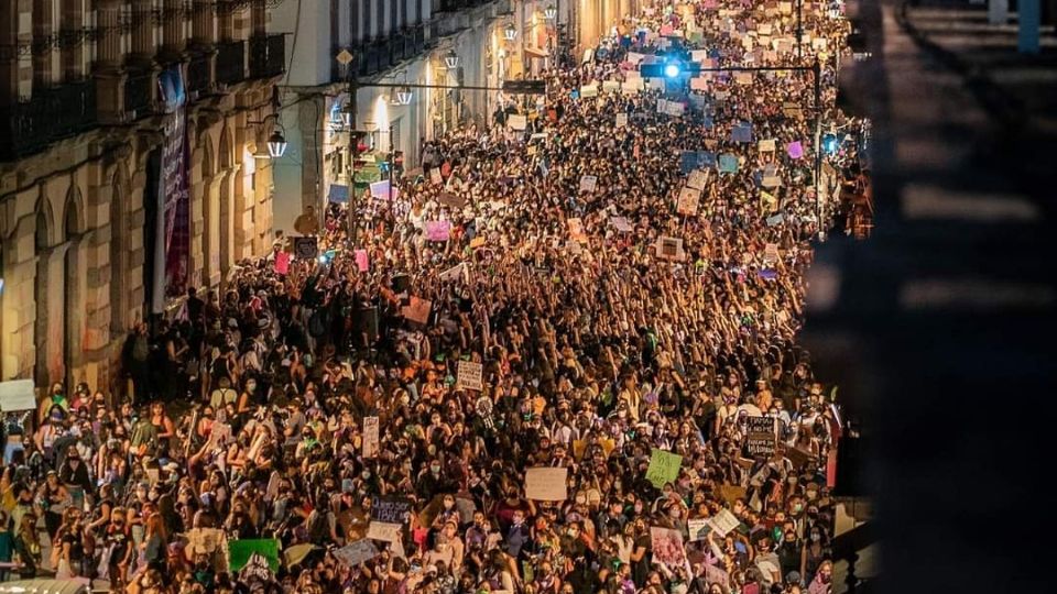 Las mujeres feministas lanzaron explosivos caseros