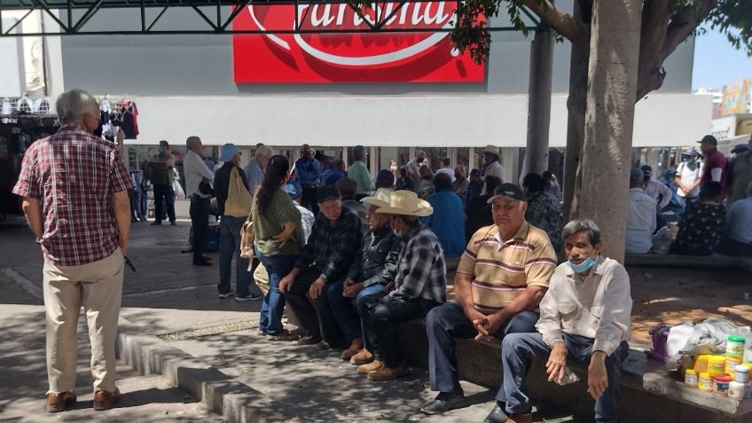 En México, venta de cubrebocas cae hasta un 80% tras semáforo verde