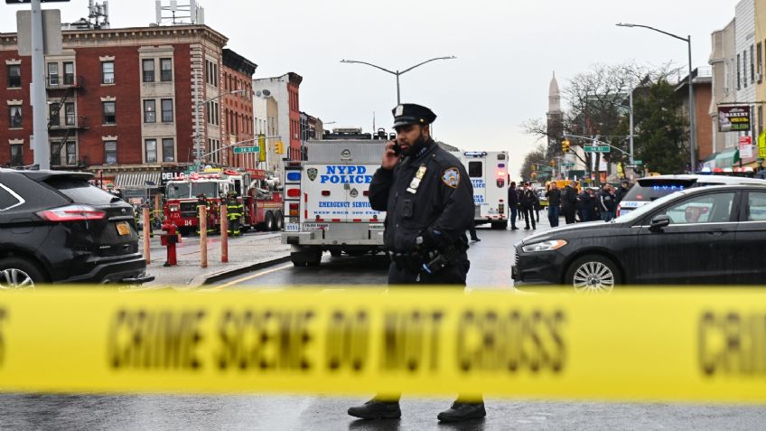 Alerta en Brooklyn: "Sigue libre y es muy peligroso", advirtió la gobernadora de Nueva York sobre atacante del Metro