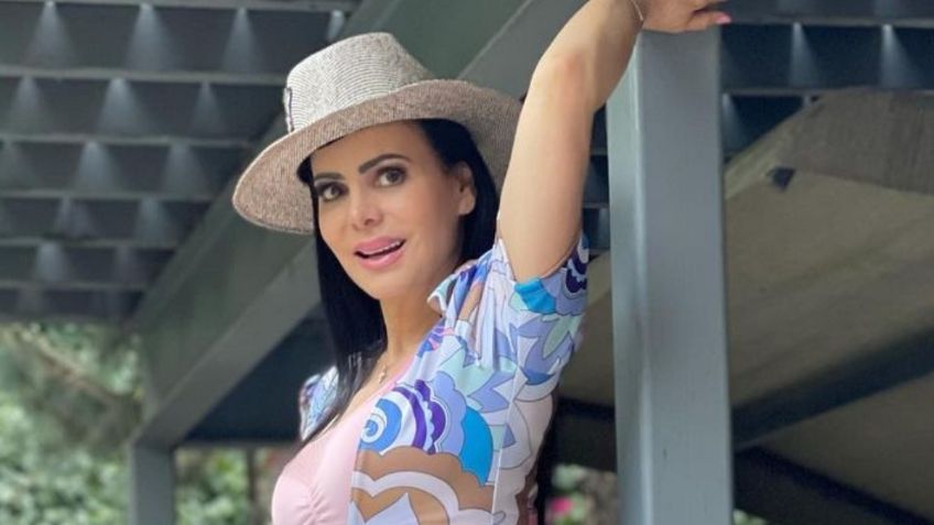 Maribel Guardia presume piernas en mini short ideal para primavera y levanta suspiros con su belleza