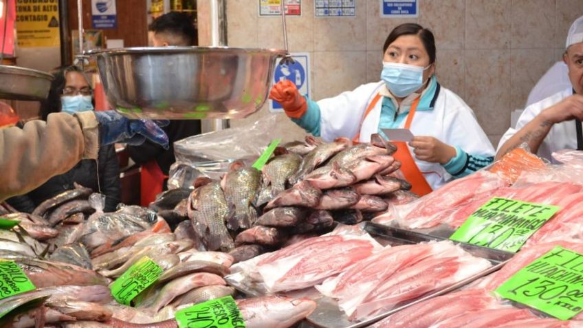 CDMX mantiene operativos sanitarios en establecimientos de mariscos por cuaresma